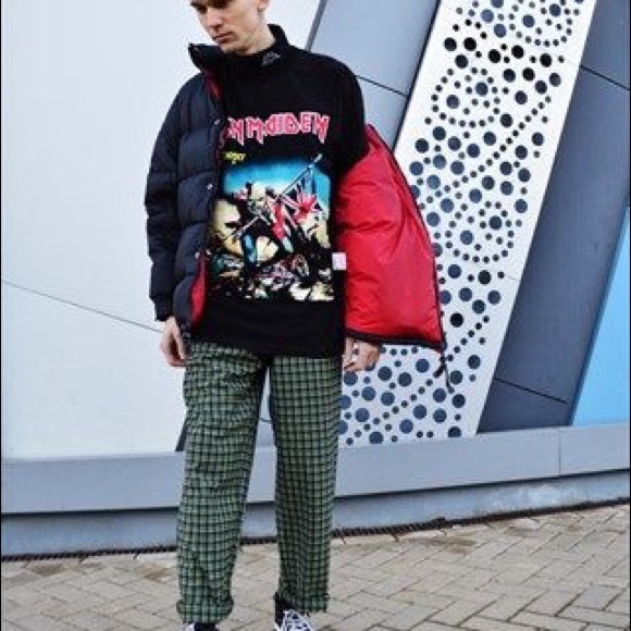 Mystery Graphic Tees •• Vintage/Band/Athletic Tees - Picture 2 of 8